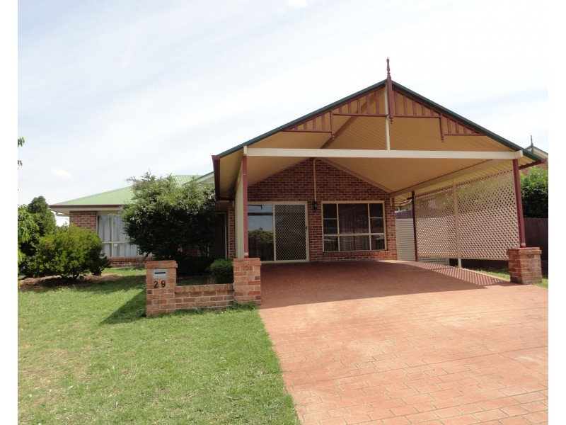 29 Nash Drive, Glenvale QLD 4350