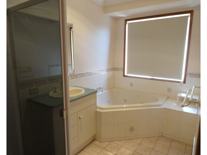 29 Nash Drive, Glenvale QLD 4350