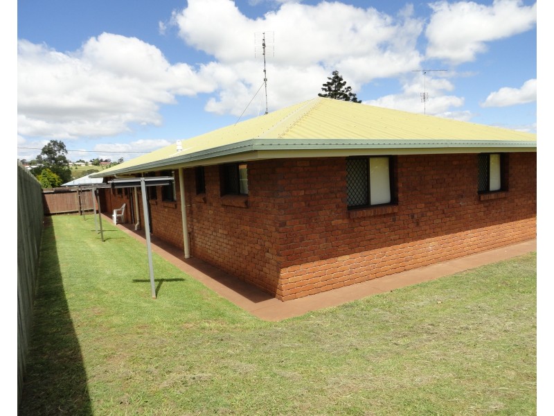 2/15 Ladner Street, Drayton QLD 4350