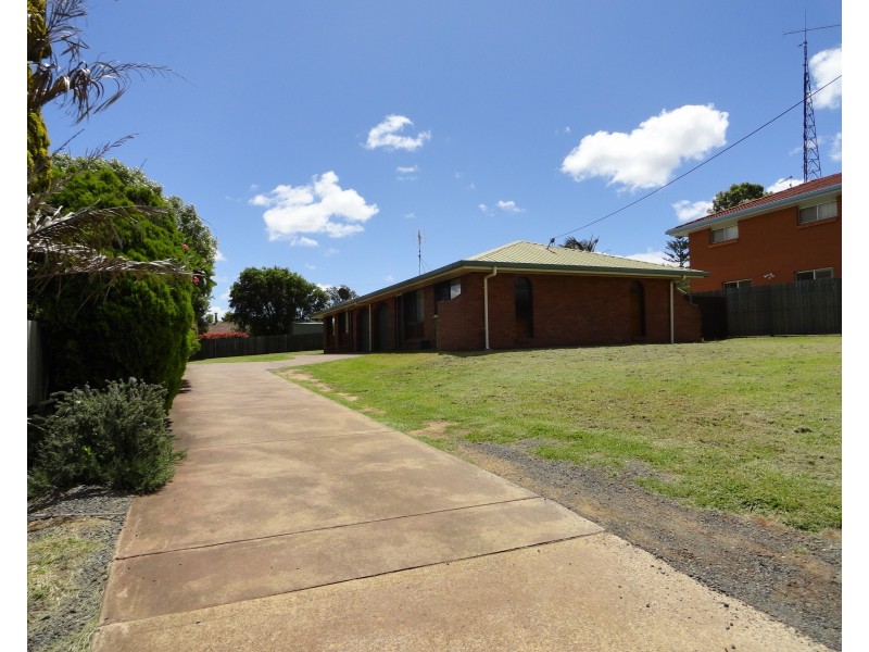 2/15 Ladner Street, Drayton QLD 4350