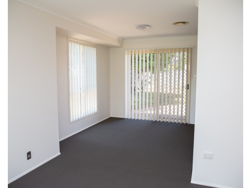 2 Dandelion Drive, Middle Ridge QLD 4350