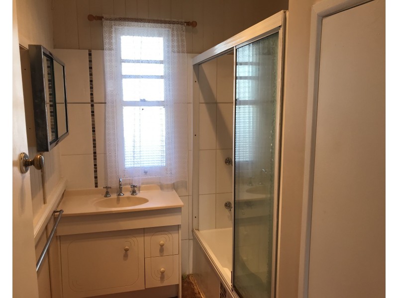 341 Tor Street, Wilsonton QLD 4350