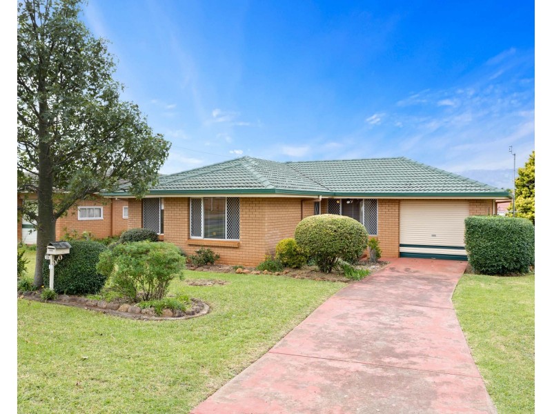 24 Paradise Street, Harristown QLD 4350