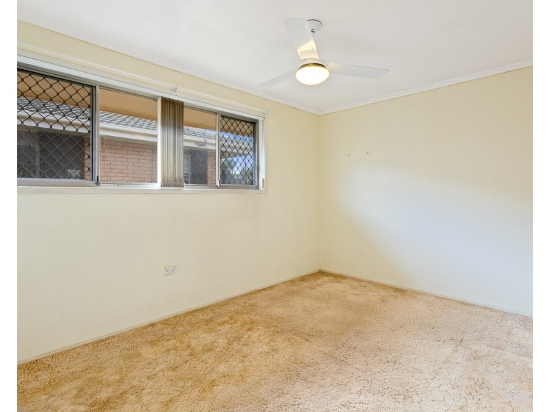 24 Paradise Street, Harristown QLD 4350