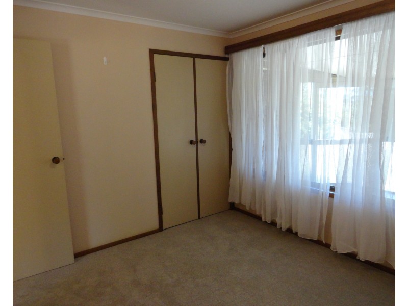 8 Cameron Crescent, Glenvale QLD 4350