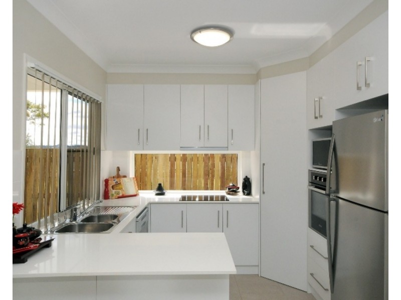 2/9 Berry Street, Newtown QLD 4350