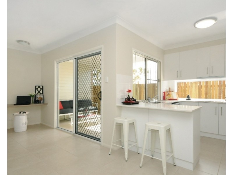 2/9 Berry Street, Newtown QLD 4350