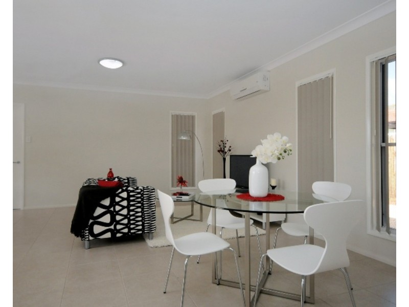 2/9 Berry Street, Newtown QLD 4350