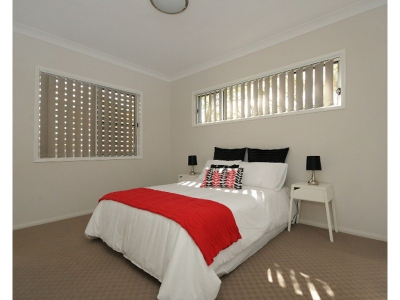 2/9 Berry Street, Newtown QLD 4350