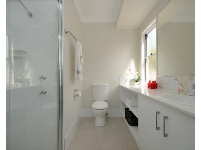 2/9 Berry Street, Newtown QLD 4350