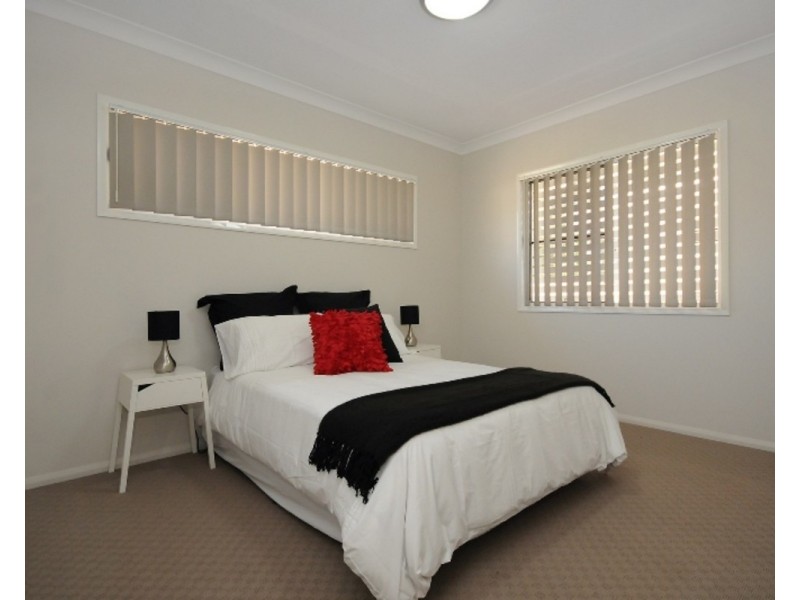 2/9 Berry Street, Newtown QLD 4350