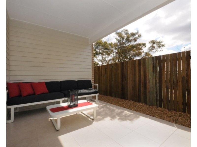 2/9 Berry Street, Newtown QLD 4350