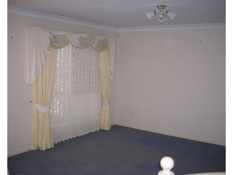 574 Hume Street, Middle Ridge QLD 4350