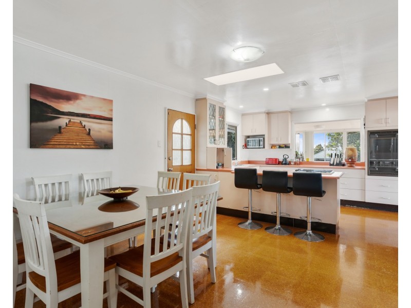 180 South Street (cnr Llewellyn Street), Centenary Heights QLD 4350