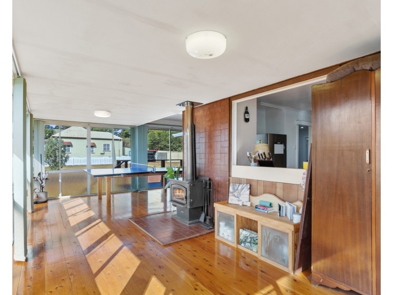 180 South Street (cnr Llewellyn Street), Centenary Heights QLD 4350