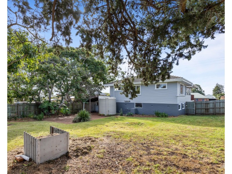 180 South Street (cnr Llewellyn Street), Centenary Heights QLD 4350