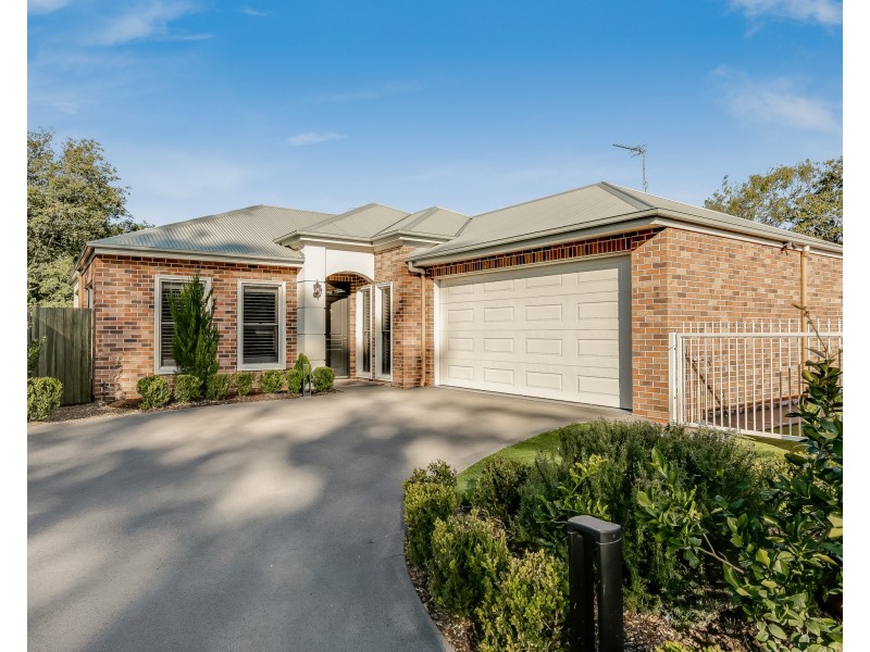 2/10a Trevethan Street, Mount Lofty QLD 4350