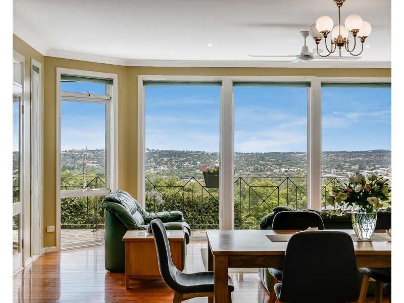 6 Roderic Court, Mount Lofty QLD 4350