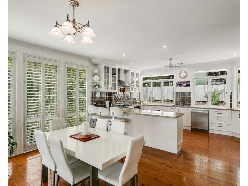 6 Roderic Court, Mount Lofty QLD 4350