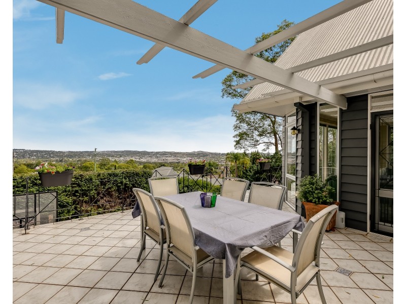 6 Roderic Court, Mount Lofty QLD 4350