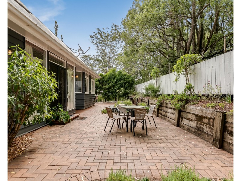 6 Roderic Court, Mount Lofty QLD 4350