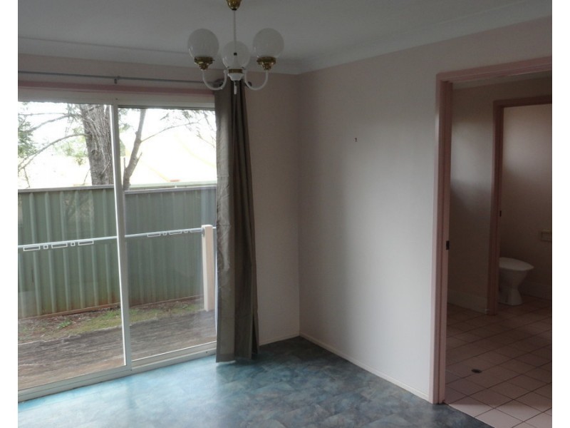 2/1 Rebecca Court, Kearneys Spring QLD 4350