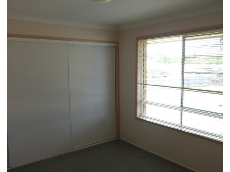 2/1 Rebecca Court, Kearneys Spring QLD 4350