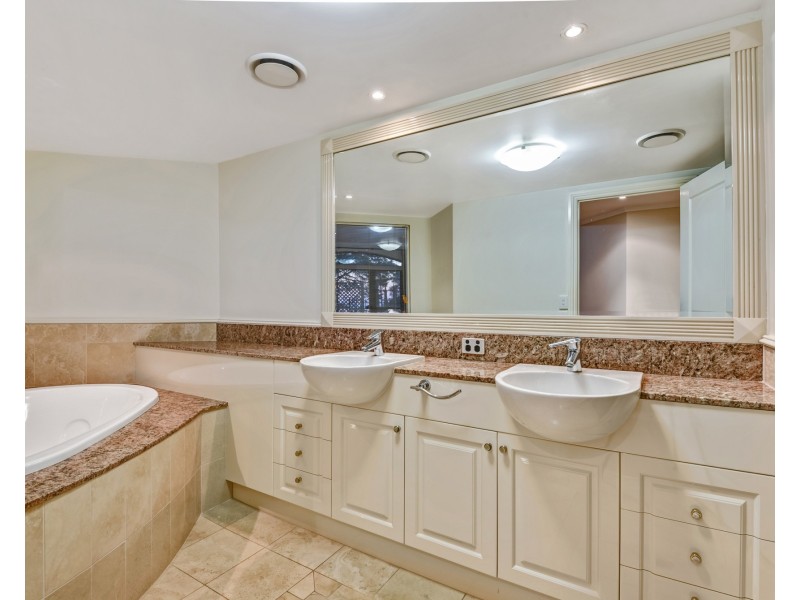 102/31 Tourist Road, East Toowoomba QLD 4350