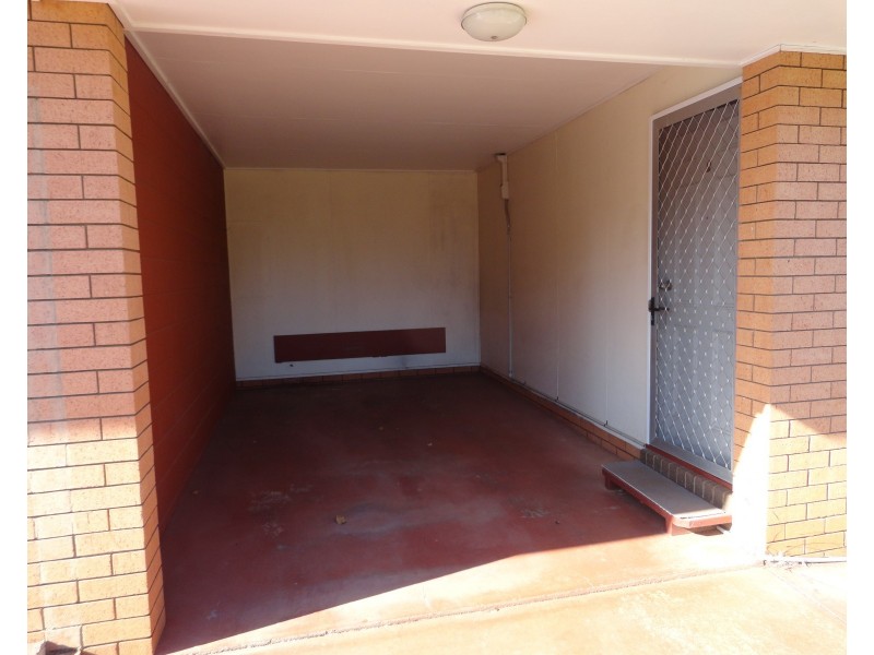 2/218 Mackenzie Street, Rangeville QLD 4350