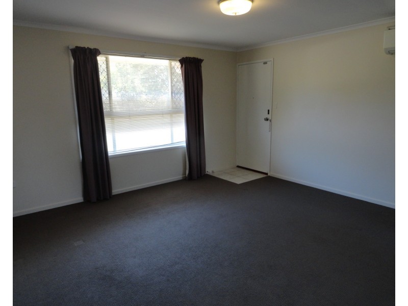 2/218 Mackenzie Street, Rangeville QLD 4350
