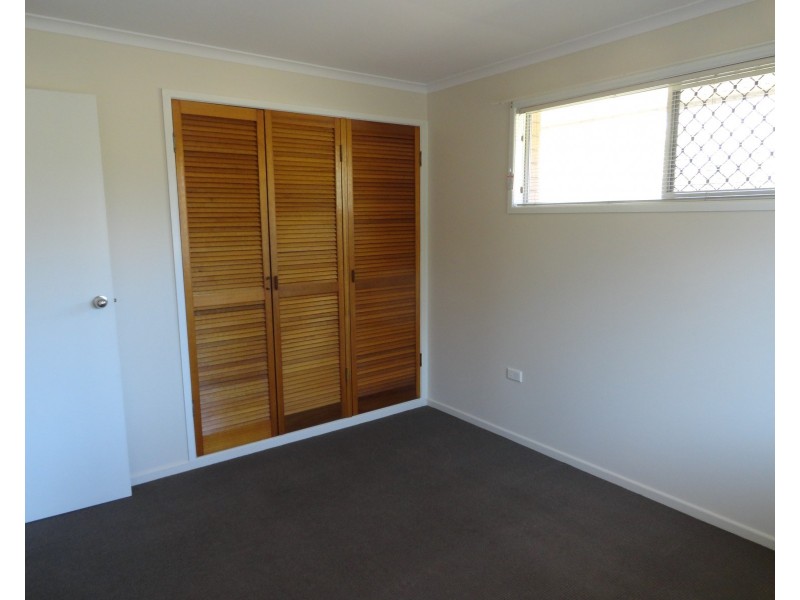 2/218 Mackenzie Street, Rangeville QLD 4350