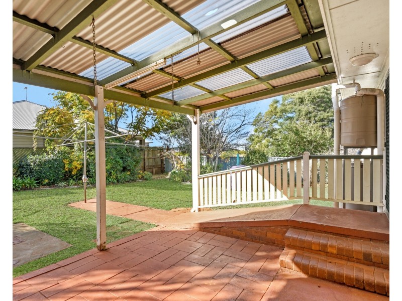 37 Knockator Crescent, Centenary Heights QLD 4350