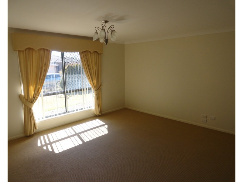 8 Pearl Court, Rangeville QLD 4350