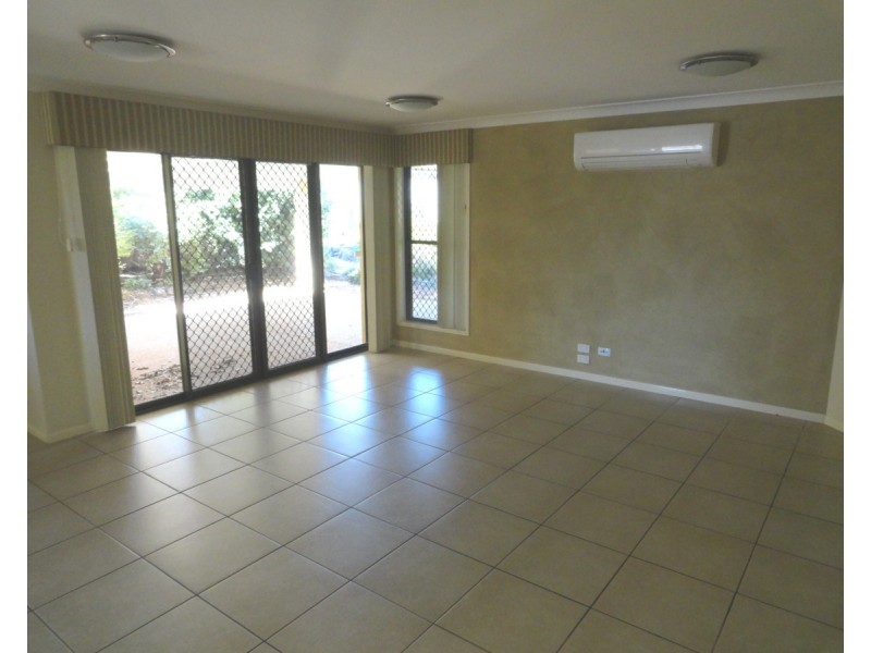 8 Pearl Court, Rangeville QLD 4350