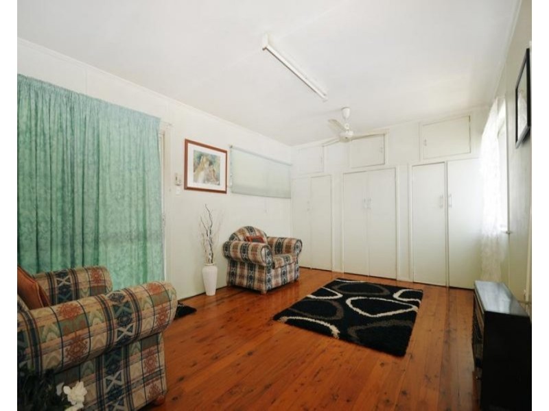 32 Wombyra Street, Newtown QLD 4350