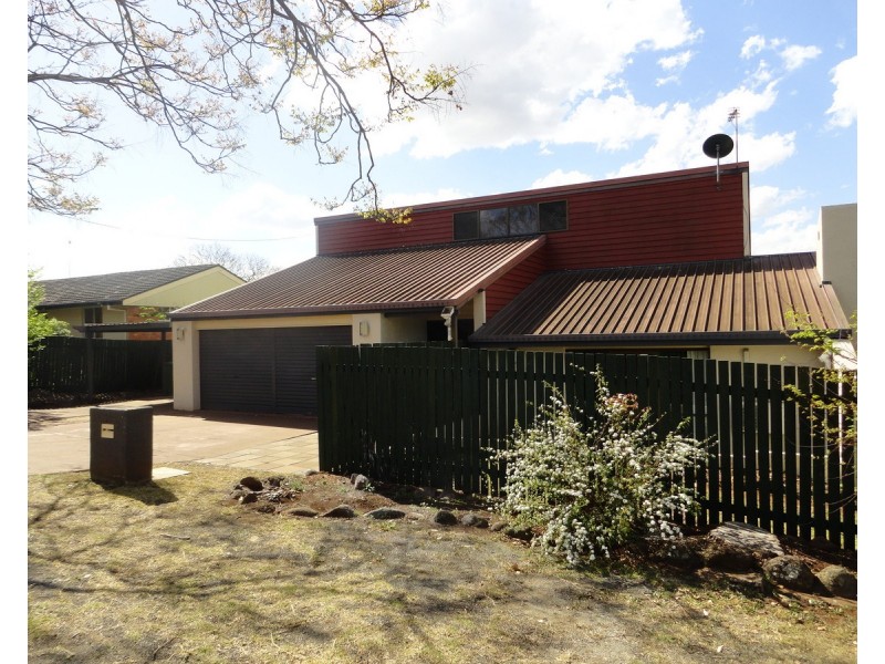 1 Cassia Street, Centenary Heights QLD 4350