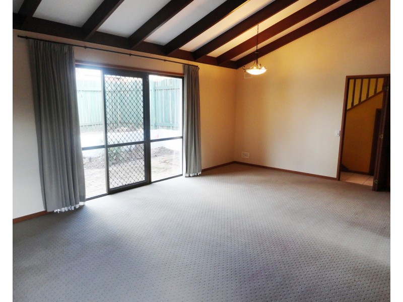 1 Cassia Street, Centenary Heights QLD 4350