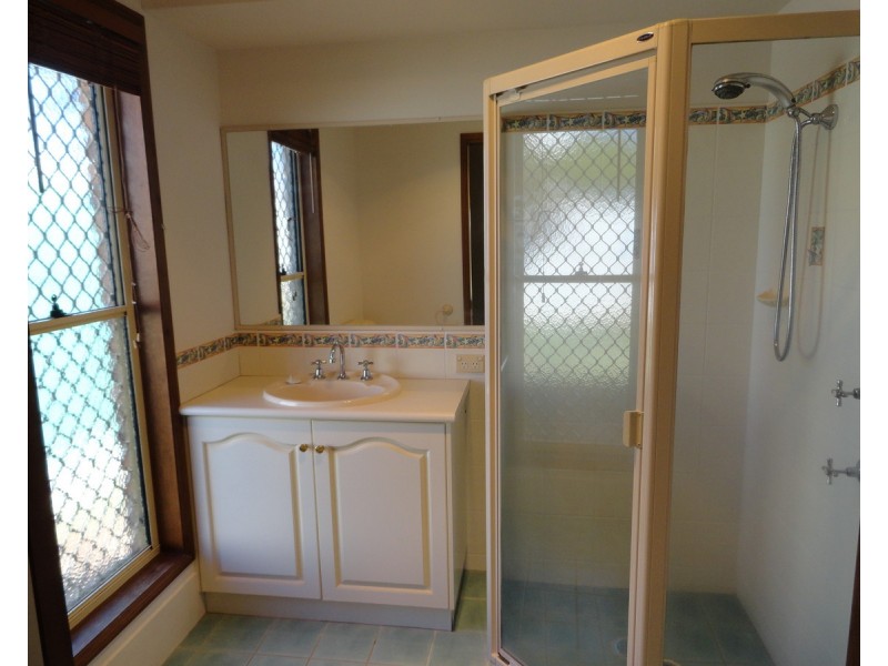 29 Wood Drive, Middle Ridge QLD 4350