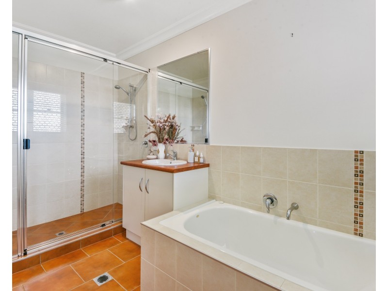 1/353 Greenwattle Street, Wilsonton QLD 4350