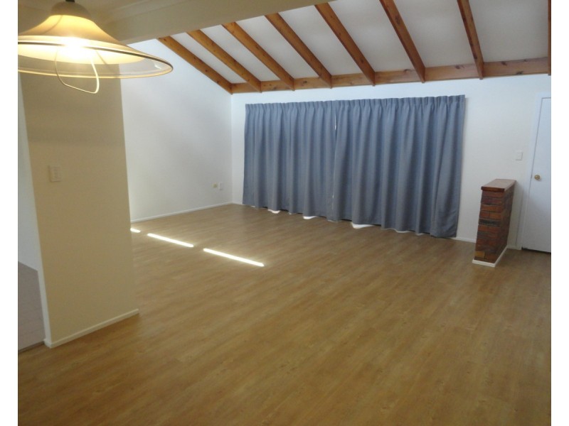 12 Broadfoot Street, Kearneys Spring QLD 4350