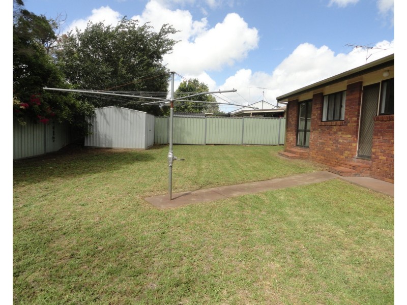 12 Broadfoot Street, Kearneys Spring QLD 4350
