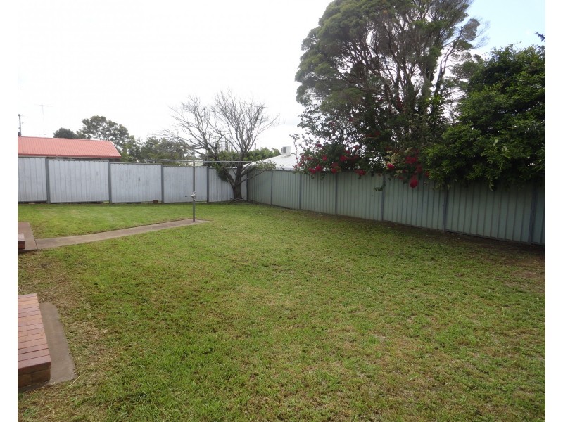 12 Broadfoot Street, Kearneys Spring QLD 4350