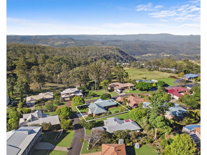 14 Windemere Terrace, Mount Lofty QLD 4350