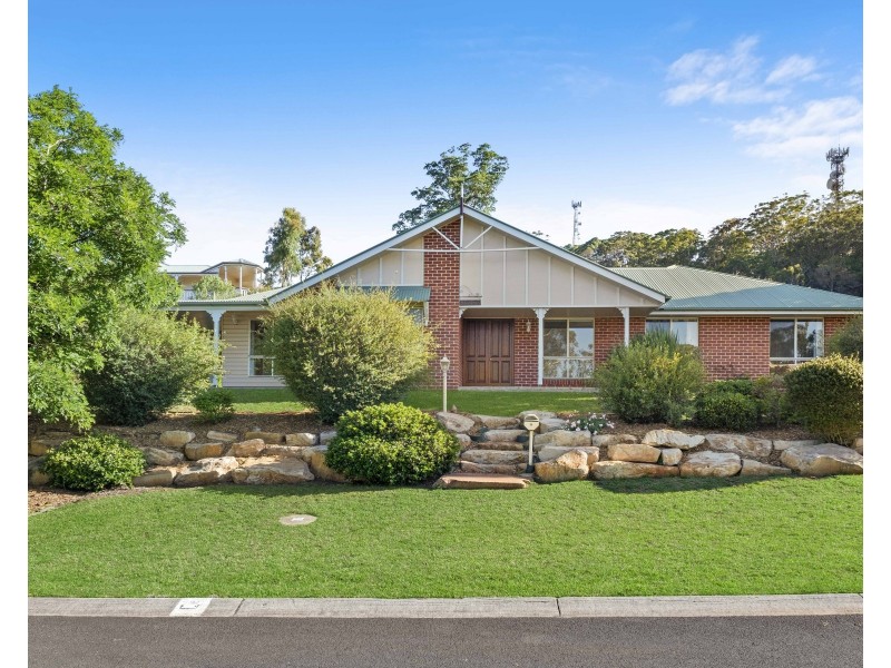 14 Windemere Terrace, Mount Lofty QLD 4350