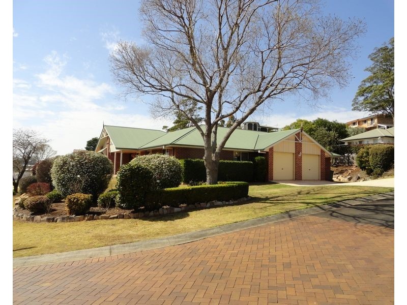 14 Windemere Terrace, Mount Lofty QLD 4350