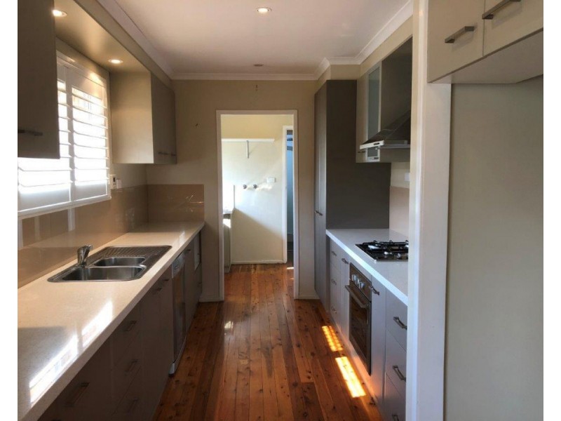 21 Sardon Street, Centenary Heights QLD 4350