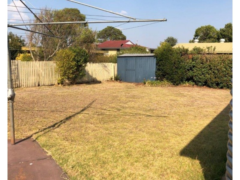 21 Sardon Street, Centenary Heights QLD 4350