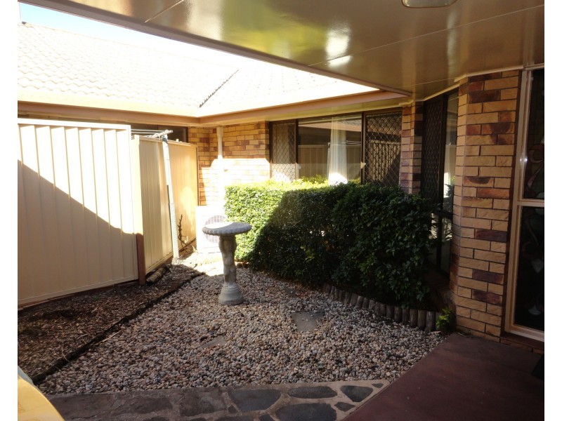 2/15 Paradise Street, Harristown QLD 4350