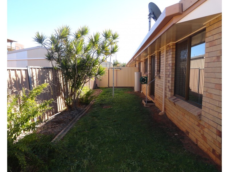 2/15 Paradise Street, Harristown QLD 4350