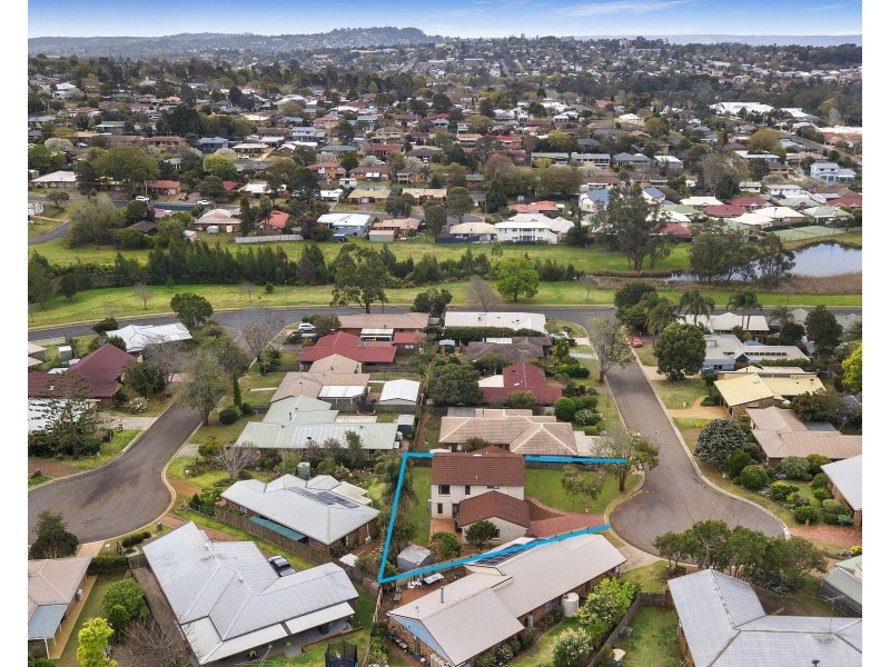 9 Marguerita Court, Centenary Heights QLD 4350